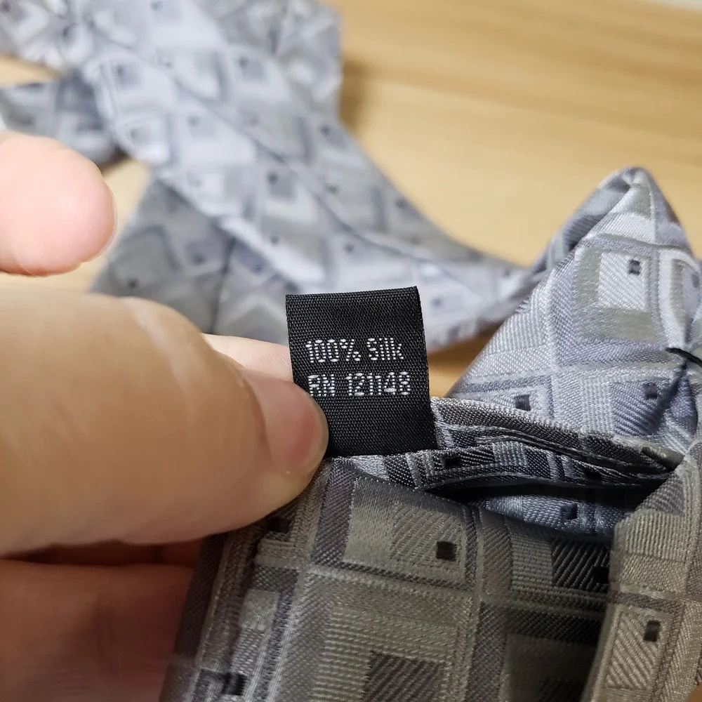 Michael Kors Men's 100%‎ Silk Neck Tie Gray Geometric Diamond Print Office